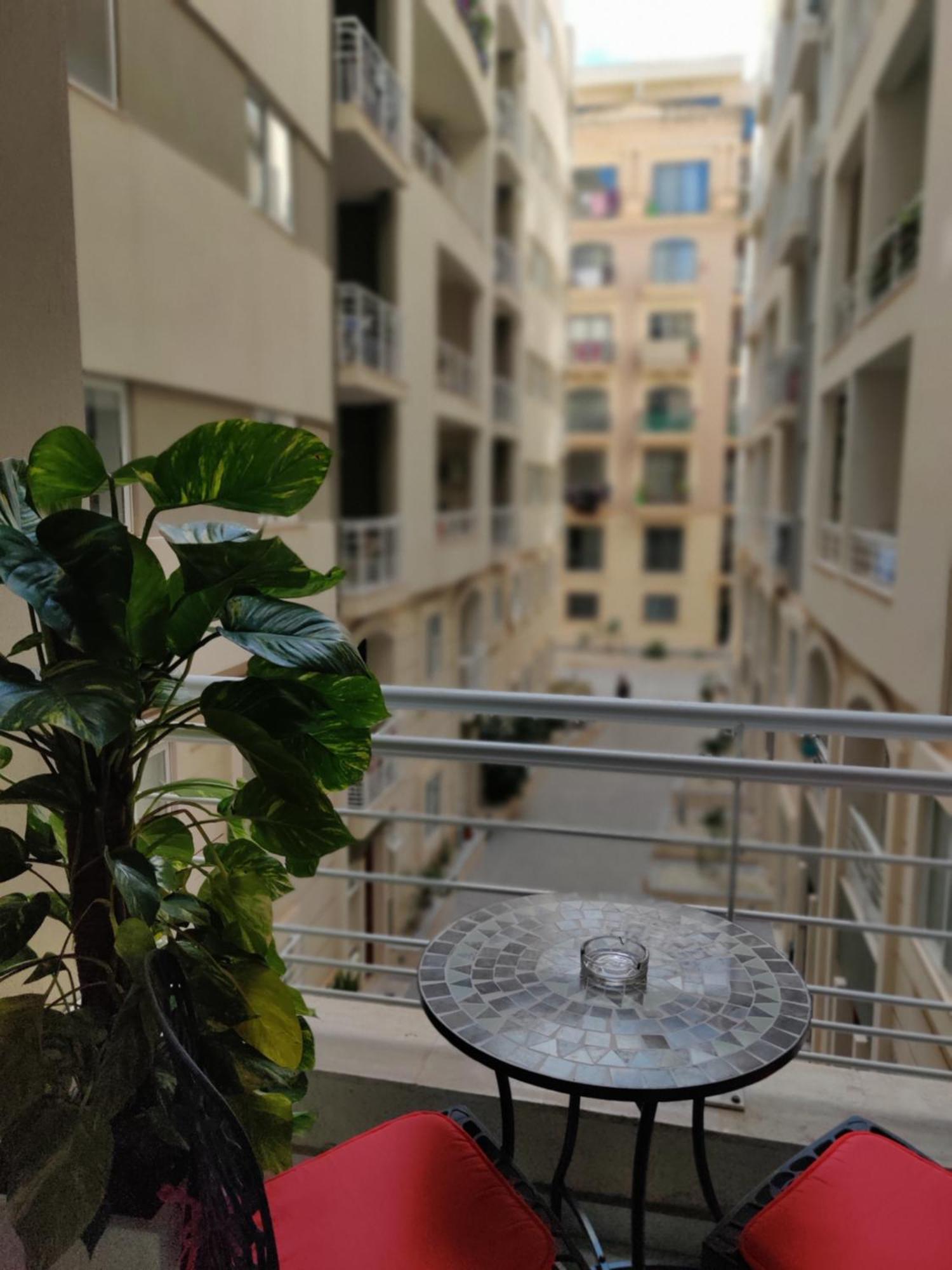 Depiro Point Deluxe - Modern, Designer Apartment 2 Minutes Away From Popular Sliema Seafront Екстер'єр фото