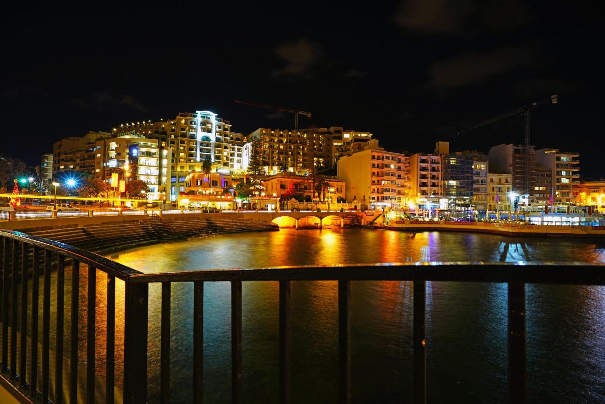 Depiro Point Deluxe - Modern, Designer Apartment 2 Minutes Away From Popular Sliema Seafront Екстер'єр фото
